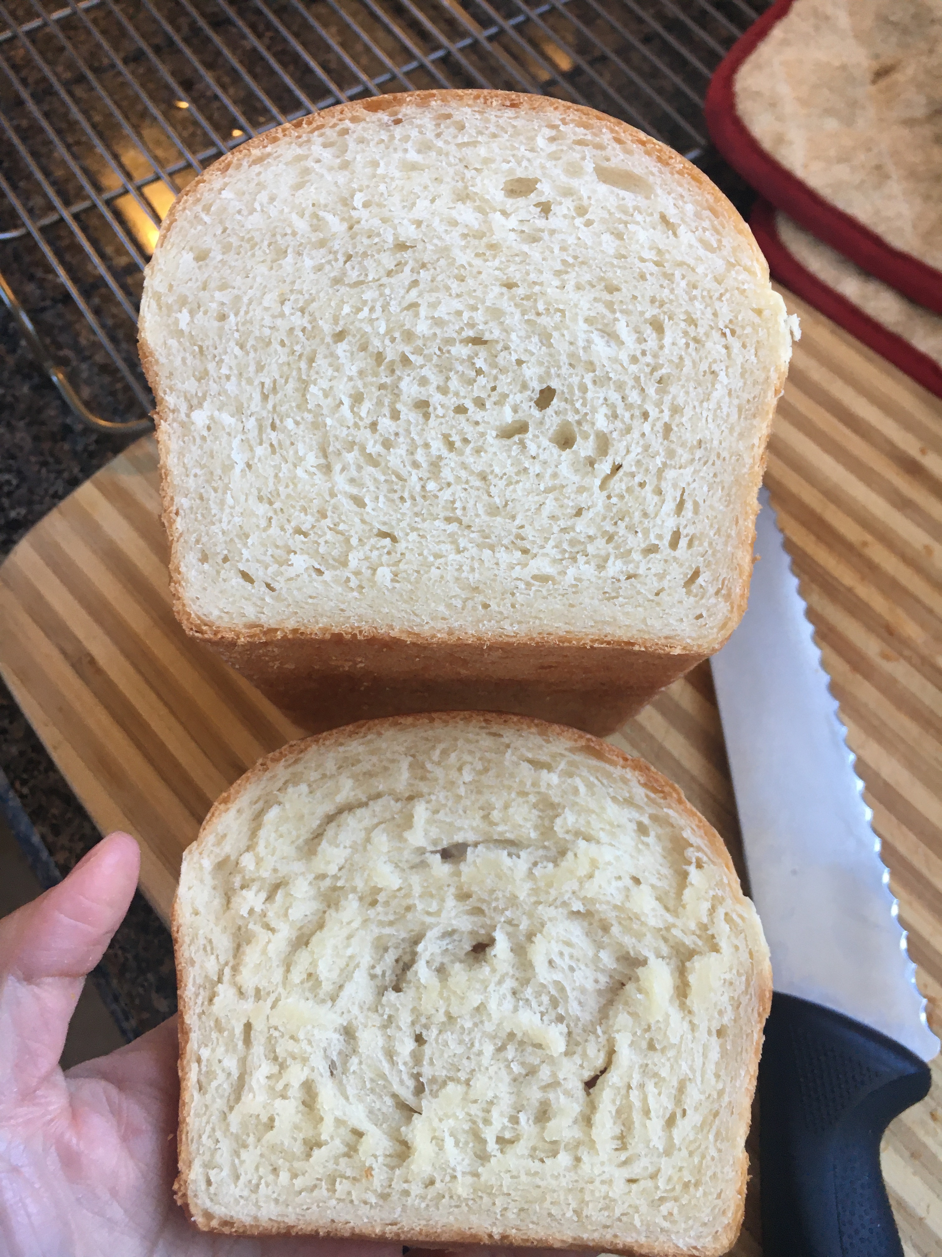 Comparision of cutting into the loaf